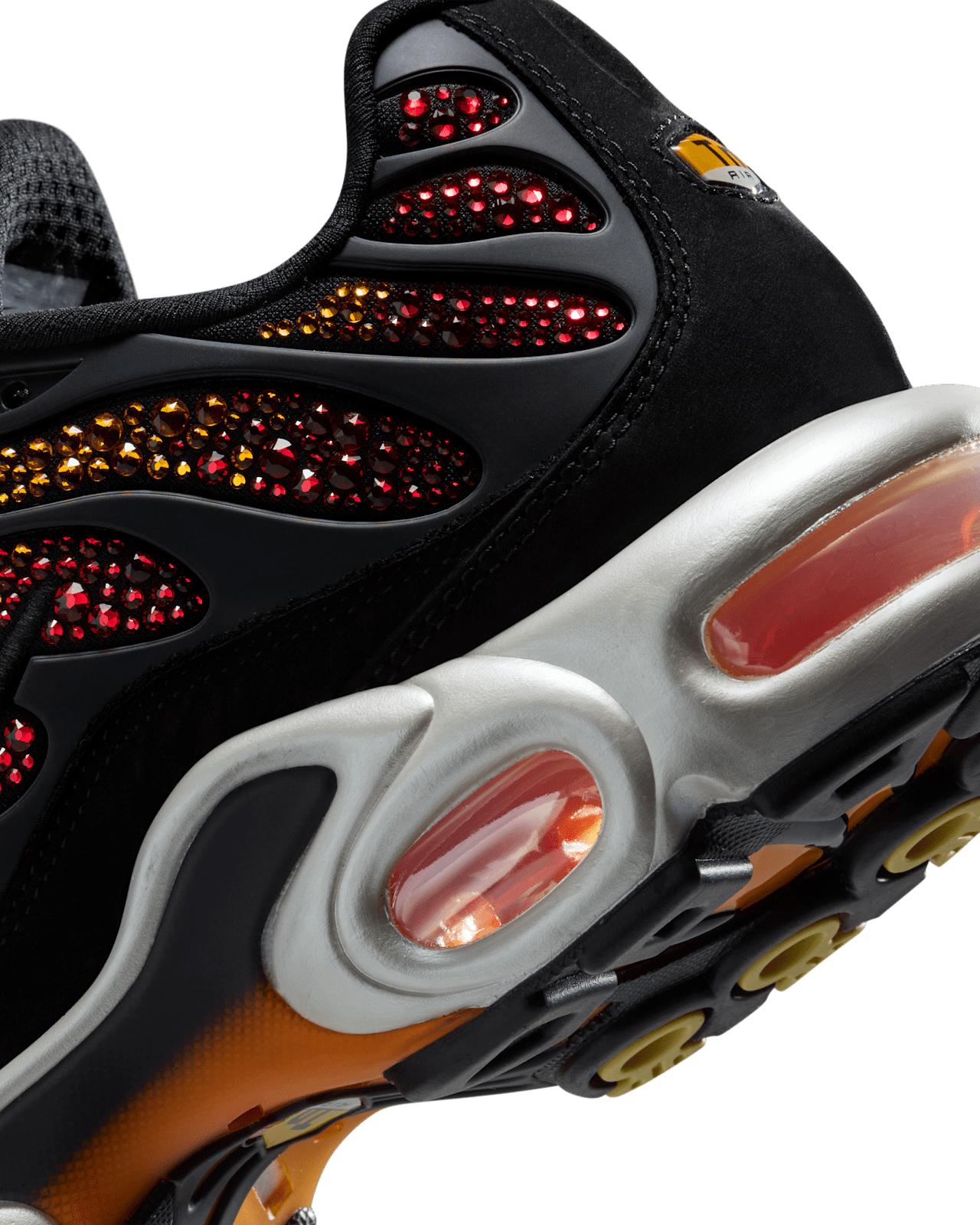 Nike Air Max Plus mit Swarovski Kristallen Sunset fur Damen FZ9042 001 Erscheinungsdatum. Nike SNKRS